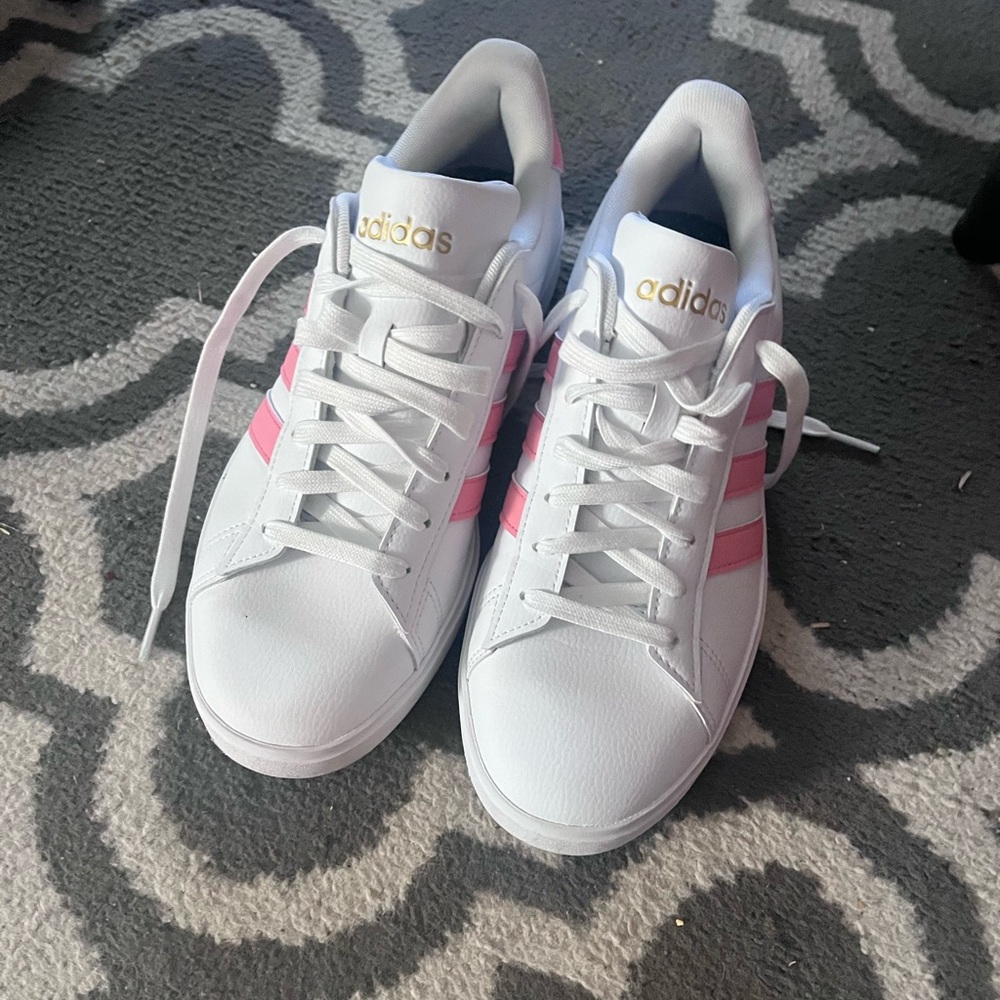 Adidas White Gold With Pink Stripes basically new tried on only
